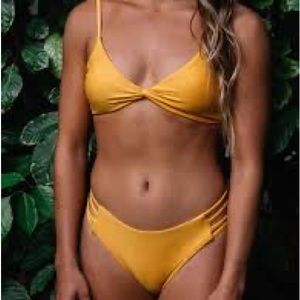 VOLCOM Women's Small Simply Seamless Vintage Gold Bikini set up Swim Beach New